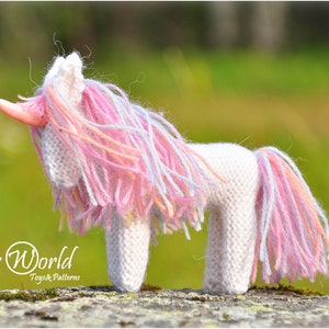 Spielzeug-Strickmuster für Einhorn-Amigurumi-Pferd und Einhorn-Musterangebot