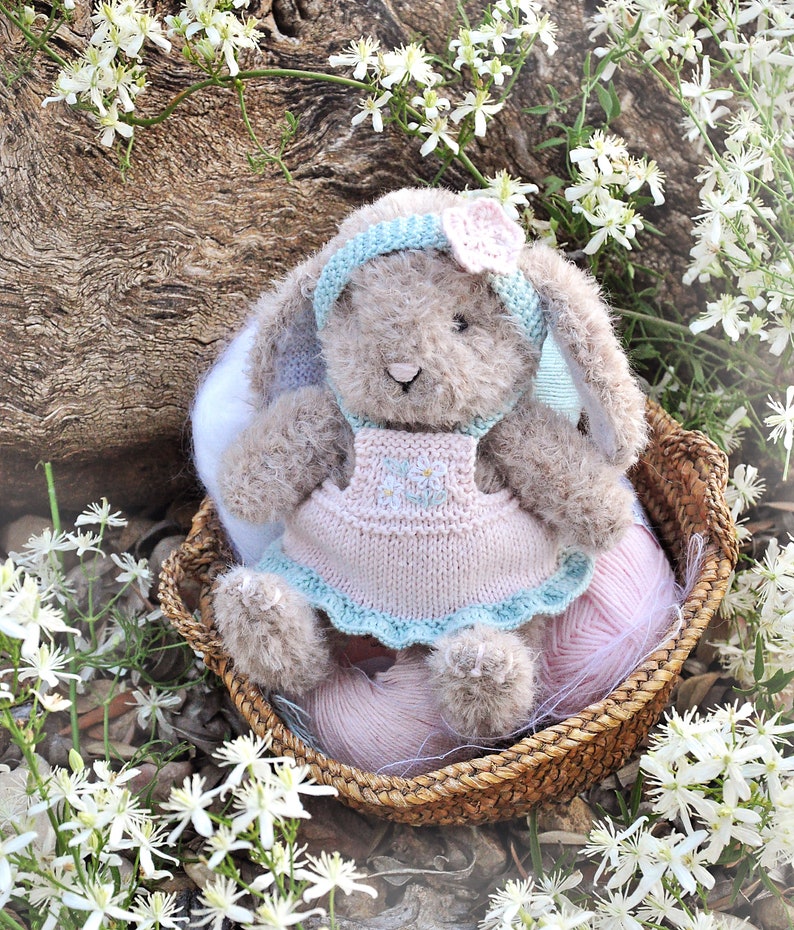 Bunny knitting pattern, knitted animal toy, amigurumi bunny image 4