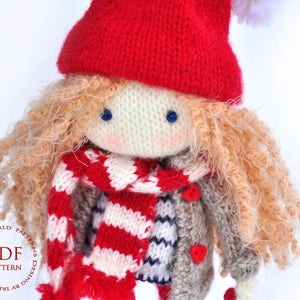 Strickmuster für Weihnachtselfenspielzeug. Amigurumi Mädchenpuppe.