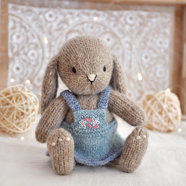 Breipatroon voor een konijntje, gebreid dierenknuffeltje, amigurumi konijntje