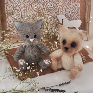 Kitten knitting pattern, Knitted animal toy, In the round Pattern
