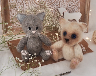 Kitten knitting pattern, Knitted animal toy, In the round Pattern