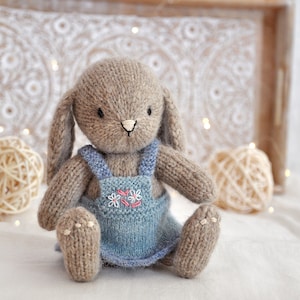 Bunny knitting pattern, knitted animal toy, amigurumi bunny image 3