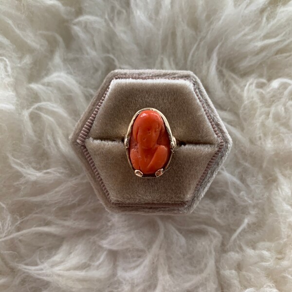 14 ct gold blood coral cameo ring