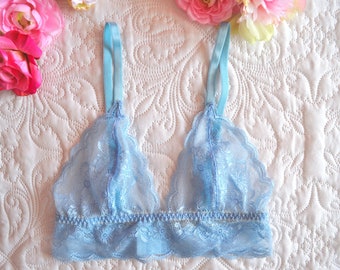 white flower bralette