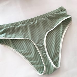Katoenen herenstrings in verschillende kleuren.