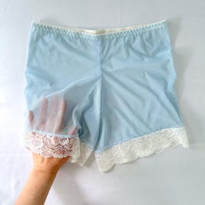 Doorschijnende pantalon, veel kleuren.