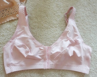 Pale Pink soft Bra with front closure