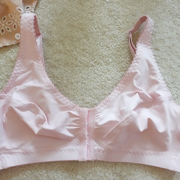 Pale Pink soft Bra with front closure