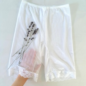 Sheer pantaloons for woman, various colors.