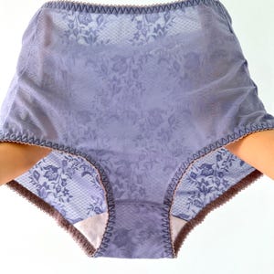 Blue jacquard panties with roses, many colors.