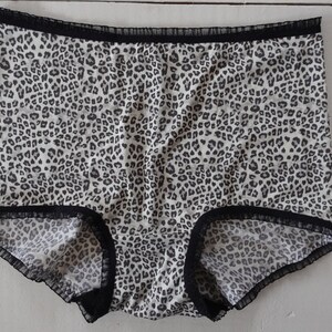 Leopard Panties, lingerie on medium waist