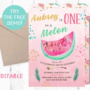 以下が含まれることがあります： 「Aubrey is ONE in a Melon」のテキストが入ったピンク色の誕生日招待状。スイカのスライスのイラストと金のアクセントが特徴です。「無料デモを試す！」と「編集可能」のテキストが含まれています。
