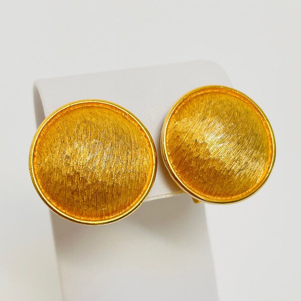 Vintage Gold Tone Brushed Gold Button Clip On Earrings Border Medium Chunky Circle Round Heavy Sturdy Glossy Smooth Simple