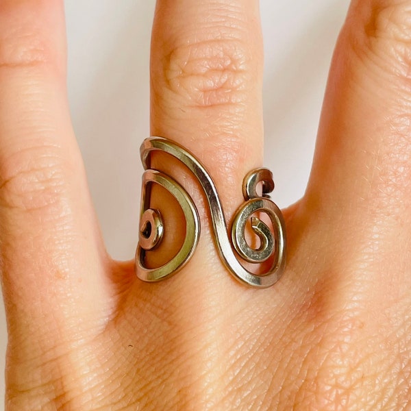 Vintage Large Hippie Silver Swirls Patterned Greek Flow Curve Curvy Statement Casual Ring Size 5 Metal Wrought Abstract Patterned Gift Her