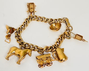 Vintage Ranching Oregon Trail Gold Tone Charm Bracelet - Americana Wheelbarrow Horse Wagon Saddle Cart Pan Teapot Large Heavy Chain Link