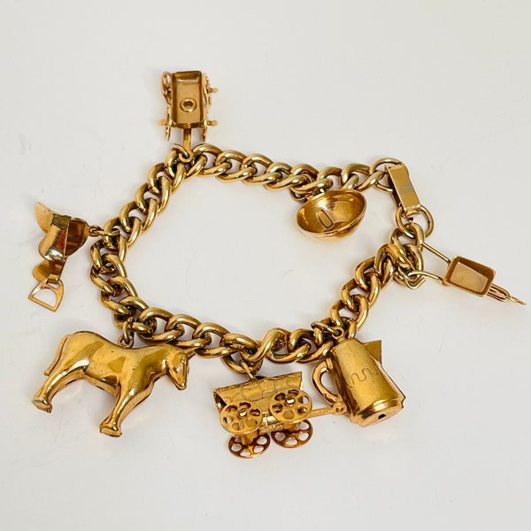 Vintage Ranching Oregon Trail Gold Tone Charm Bracelet - Americana Wheelbarrow Horse Wagon Saddle Cart Pan Teapot Large Heavy Chain Link