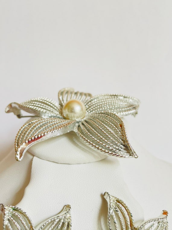 Vintage Sarah Coventry Silver Tone w/ Faux Pearl … - image 7