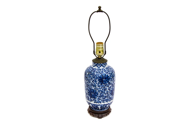 Chinese Porcelain Blue and White Hand Painted Table Lamp