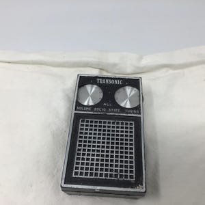 Vintage Transonic Transistor Radio (C2)