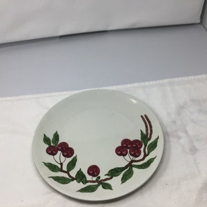 Orchard Ware Hand Painted Cherry Pattern Pottery Medium Salad/Dessert Plate. (B4)
