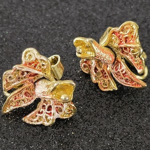 Signed Pastelli 1980&#39;s Vintage Enamel Flower Clip On Earrings, Pink Orchid Gold Tone Floral Vintage, Spring Summer Garden Costume Jewelry