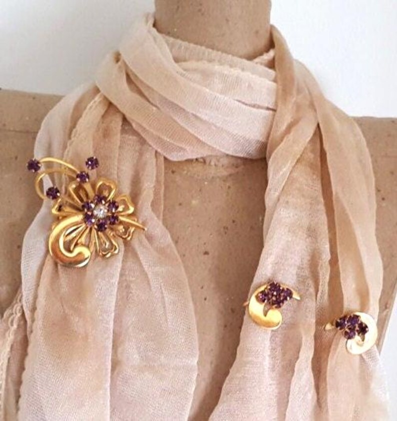 Conjunto de joyas de cristal con diamantes de imitación morados, pendientes vintage con broche floral y cierre de rosca, broche de flor de amatista con piedra natal, regalo de cumpleaños para mamá. imagen 4