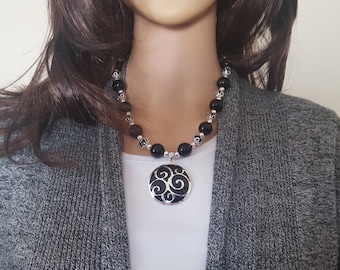 Handmade Abstract Pendant Black Beaded Necklace, Casual Classy Contemporary Elegant Art Deco Style Jewelry, Wear to Work, Everyday Accessory