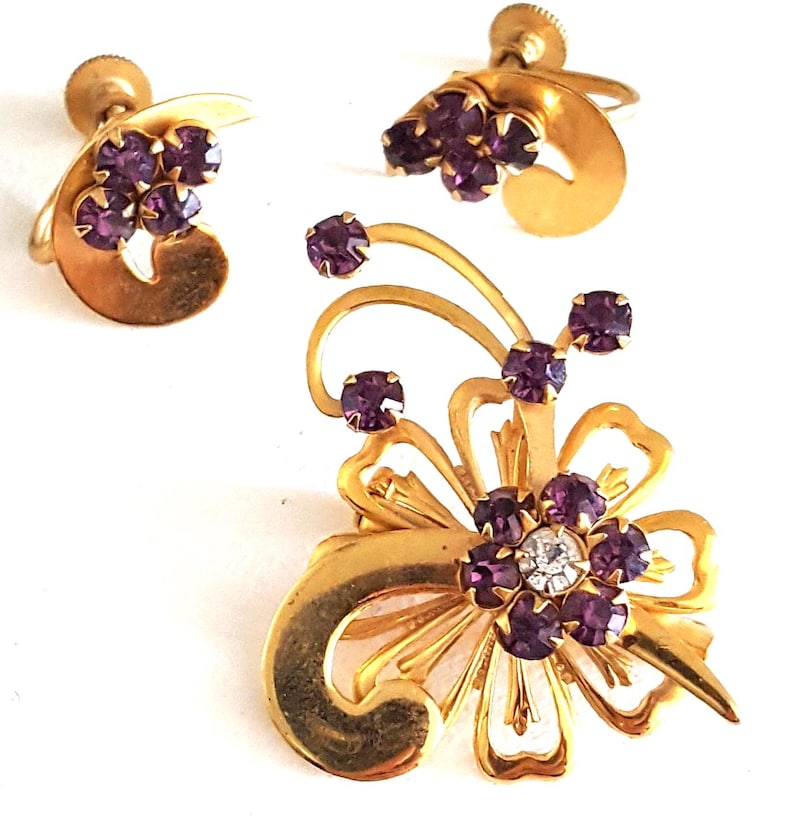 Conjunto de joyas de cristal con diamantes de imitación morados, pendientes vintage con broche floral y cierre de rosca, broche de flor de amatista con piedra natal, regalo de cumpleaños para mamá. imagen 1
