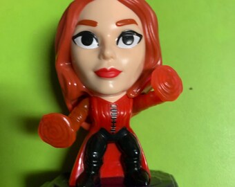 Figura de Wanda de la Bruja Escarlata del juguete Marvel McDonalds
