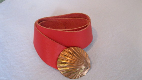 Raspberry Red Leather Belt With Copper Clam Shell - image 5