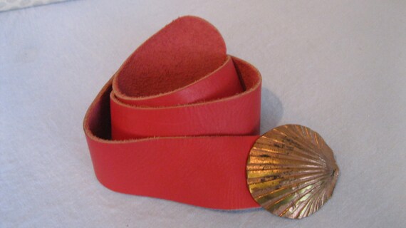 Raspberry Red Leather Belt With Copper Clam Shell - image 2