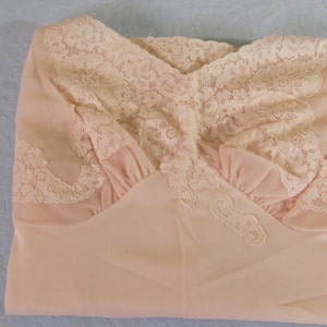 Pink Petticoat / Chemise / Nylon Vintage Slip / Pink Lace image 5