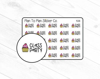 Op de afbeelding: Een stickervel met cupcake-stickers en de woorden "Class Party". De stickers tonen een roze glazuur cupcake met een gele voering. Een grotere, cirkelvormige sticker met hetzelfde ontwerp is ook inbegrepen.