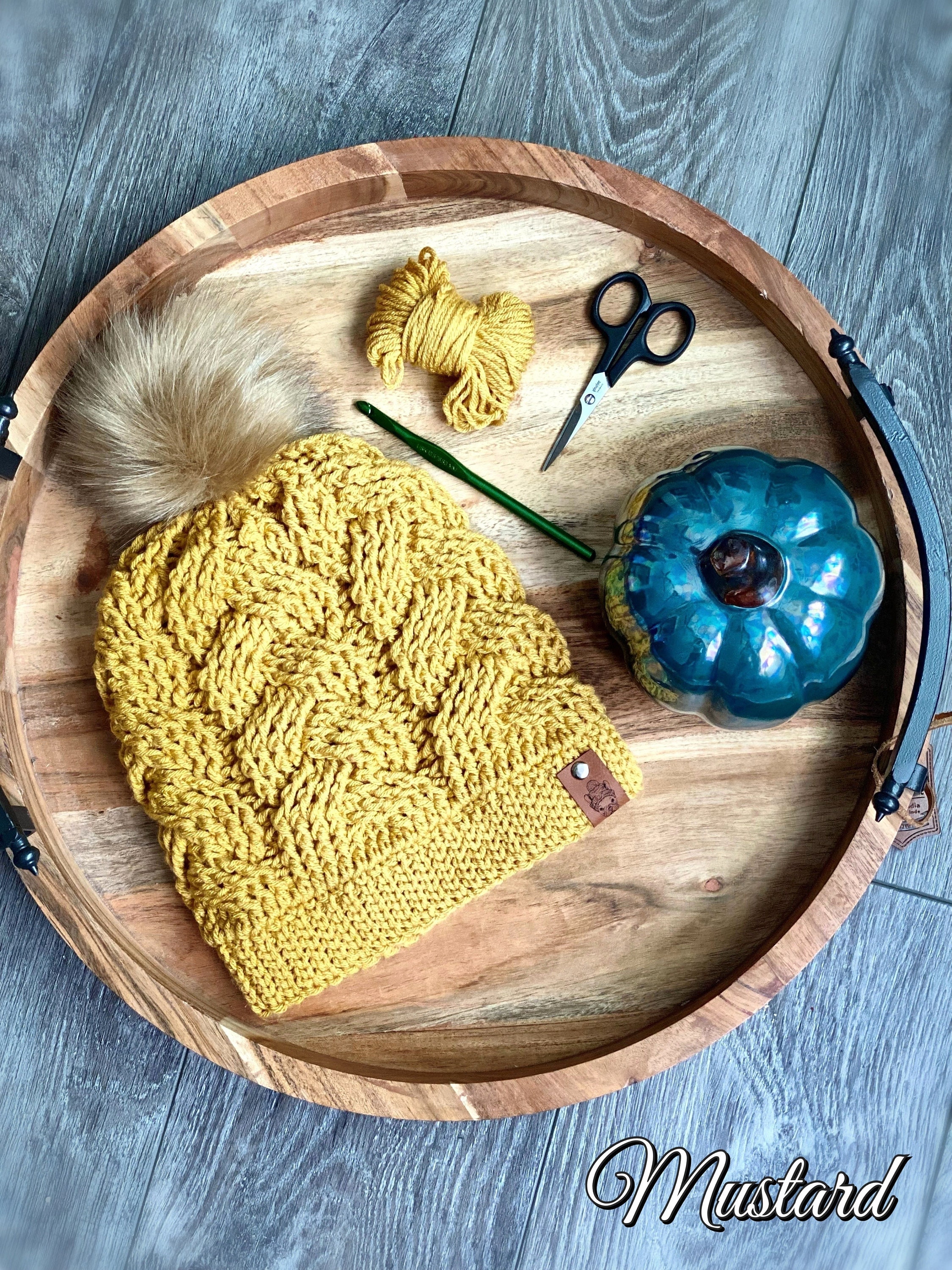 Handmade Crochet Fur Pompom Cable Knit Look Crochet Fashion  display picture 3