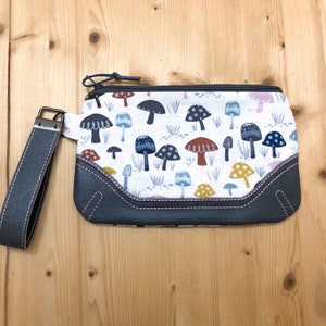Mushroom Wristlet Zipper Pouch / Woodland Women's Clutch with Wrist Strap / Whimsical Design Bag / Floral Boho Purse / Travel Bag