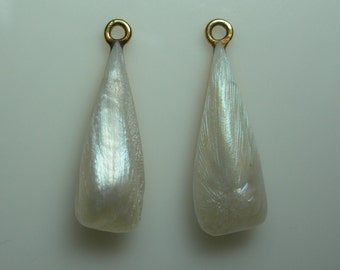 2 Natural Tennessee River Pearls 14kt Gold Baroque Drop Dog Tooth Wing 15mm Uncultured Natural American loose USA Mermaid Tears very rare