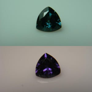 0.36ct very rare Color Change Garnet Gem Green Blue to Purple Bekily Madagascar trilion Natural Genuine Untreated Gemstone Full Change