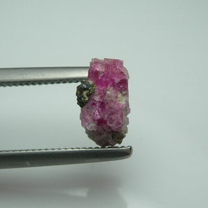 0.78ct rare RED BERYL crystal Natural BIXBITE gemmy Pink Violet Claims Wah Wah Mountains Beaver County Utah U.S.A. America American gem