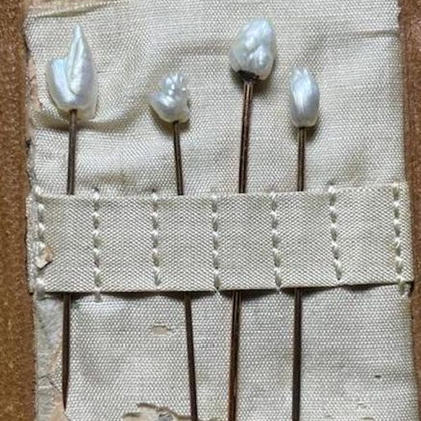 4 Antique NATURAL MISSISSIPPI River PEARLS 14k Gold Hat Stick Pins Original Case Uncultured American Pearl U.S.A. Mermaid Angel Tear Jyotish