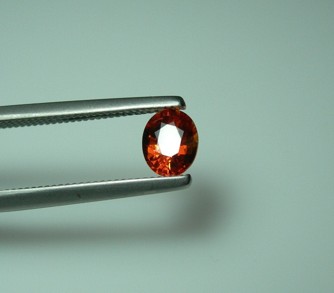 RARE !! SAPHIR ORANGE DE TANZANIE : 4.5 mm x 3.8 mm ★★ p399.135t