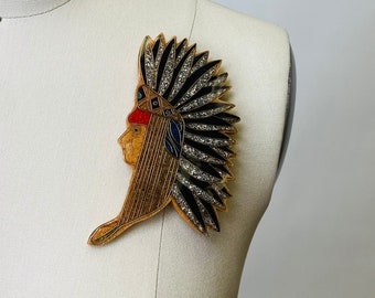 GRAN Pin de jefe indio nativo americano de plástico vintage con tocado de plumas ceremoniales
