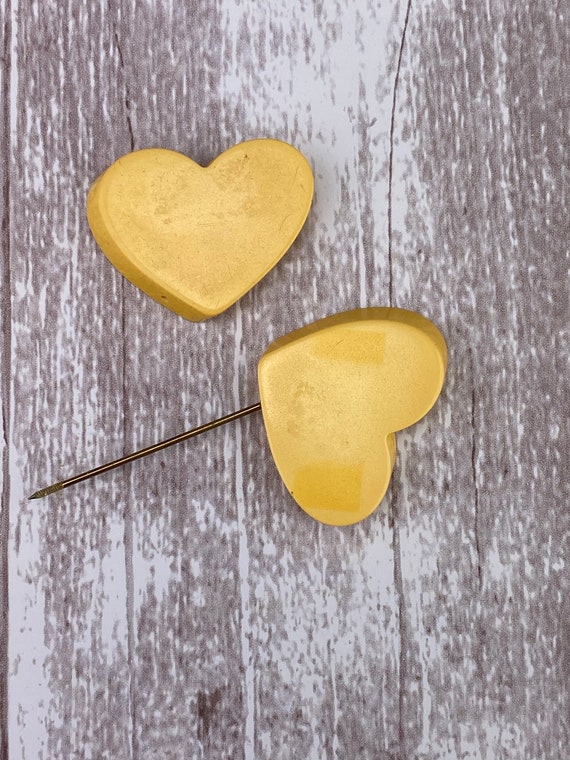 SALE Vintage Yellow Bakelite Double Heart double e