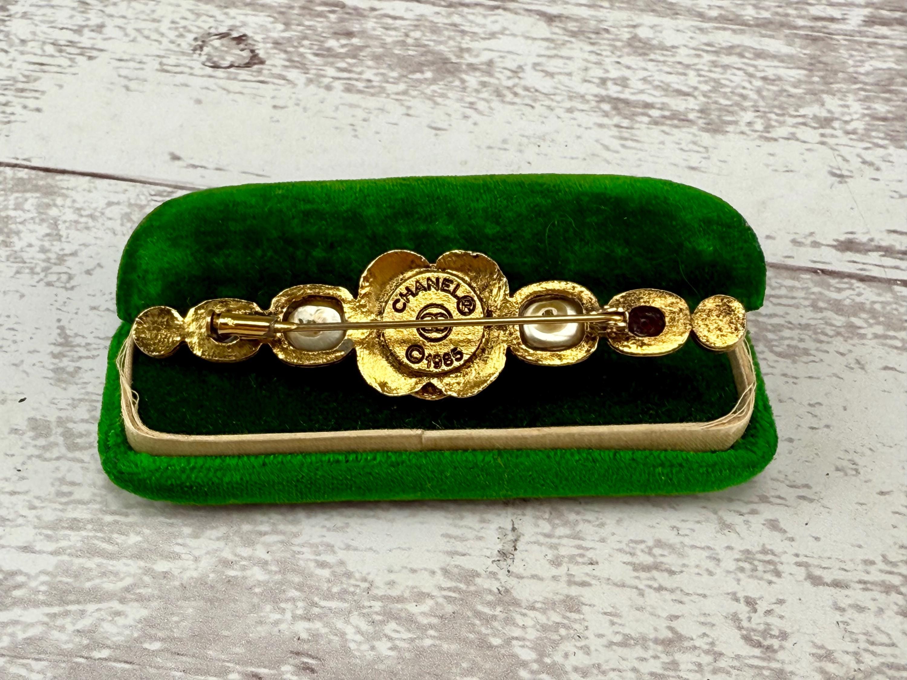 Vintage 1985 Chanel Gripoix Glass Rhinestone Faux Pearl Brooch Pin