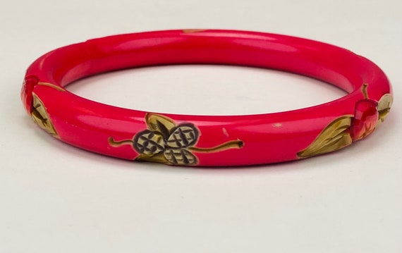 Vintage 1940s Pink Bangle with Carved and Hand Pa… - image 10