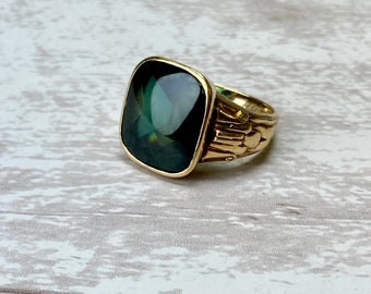 Retro 1940s 10k Gold Synthetic Green Stone Vintage Art Deco Statement Ring