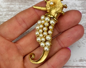 Vintage Novelty Seahorse faux pearl and gold tone novelty pin, beach lover, nautical theme gift brooch
