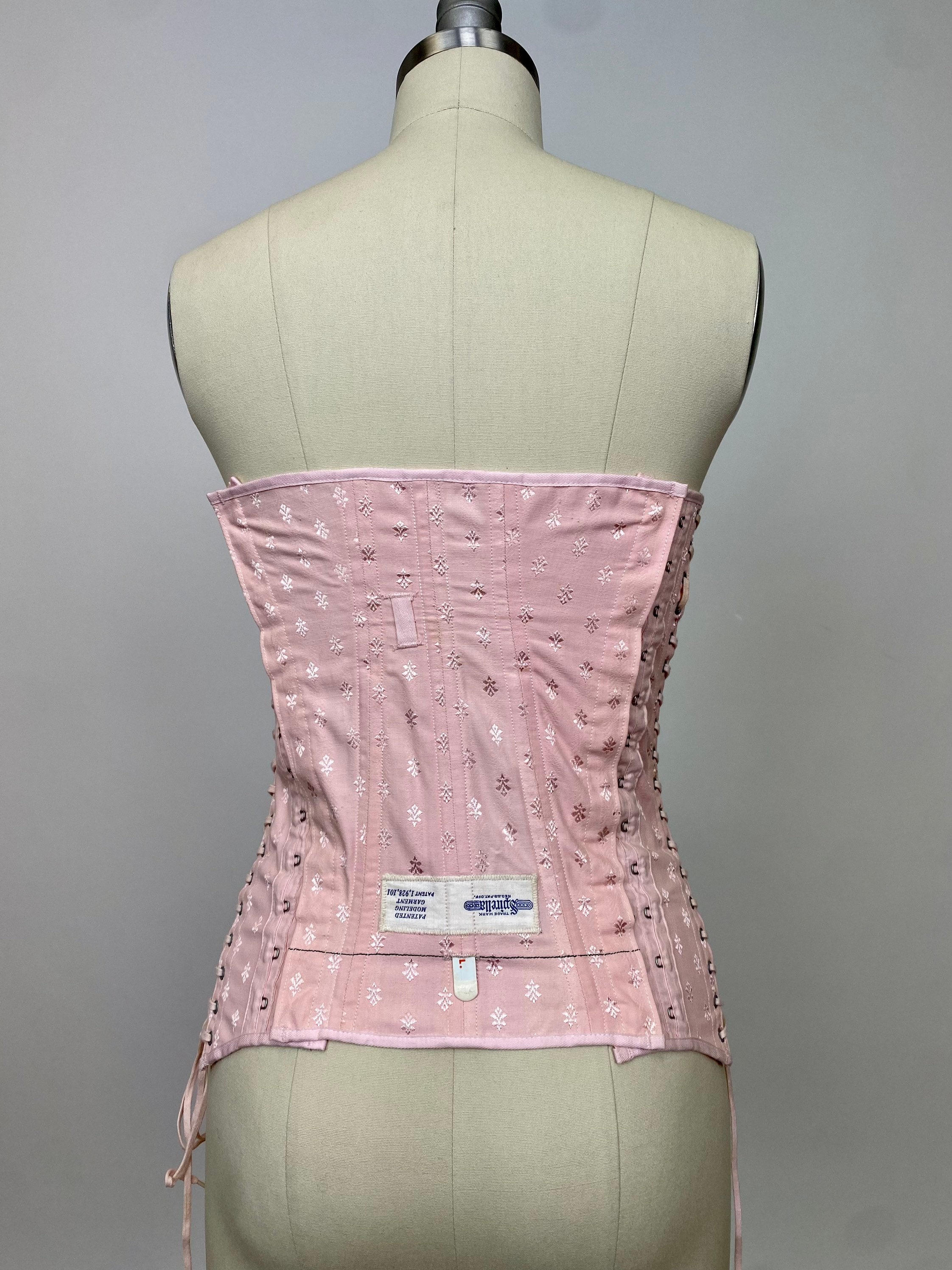 English: a advertising for spirella corset . 1924. Spirella 570