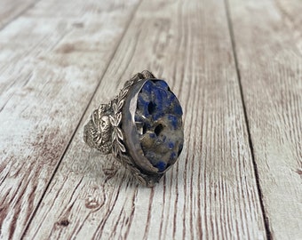 Antique Chinese signed sterling silver and carved blue lapis lazuli dragon ring