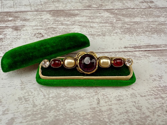 Vintage 1985 Chanel Gripoix Glass Rhinestone Faux Pearl Brooch Pin Designer Jewelry